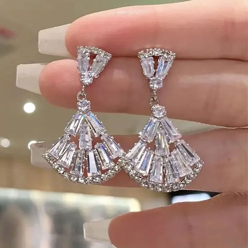 2025爆款扇形水滴耳钉轻奢小众设计百搭时尚气质耳环高级复古耳饰