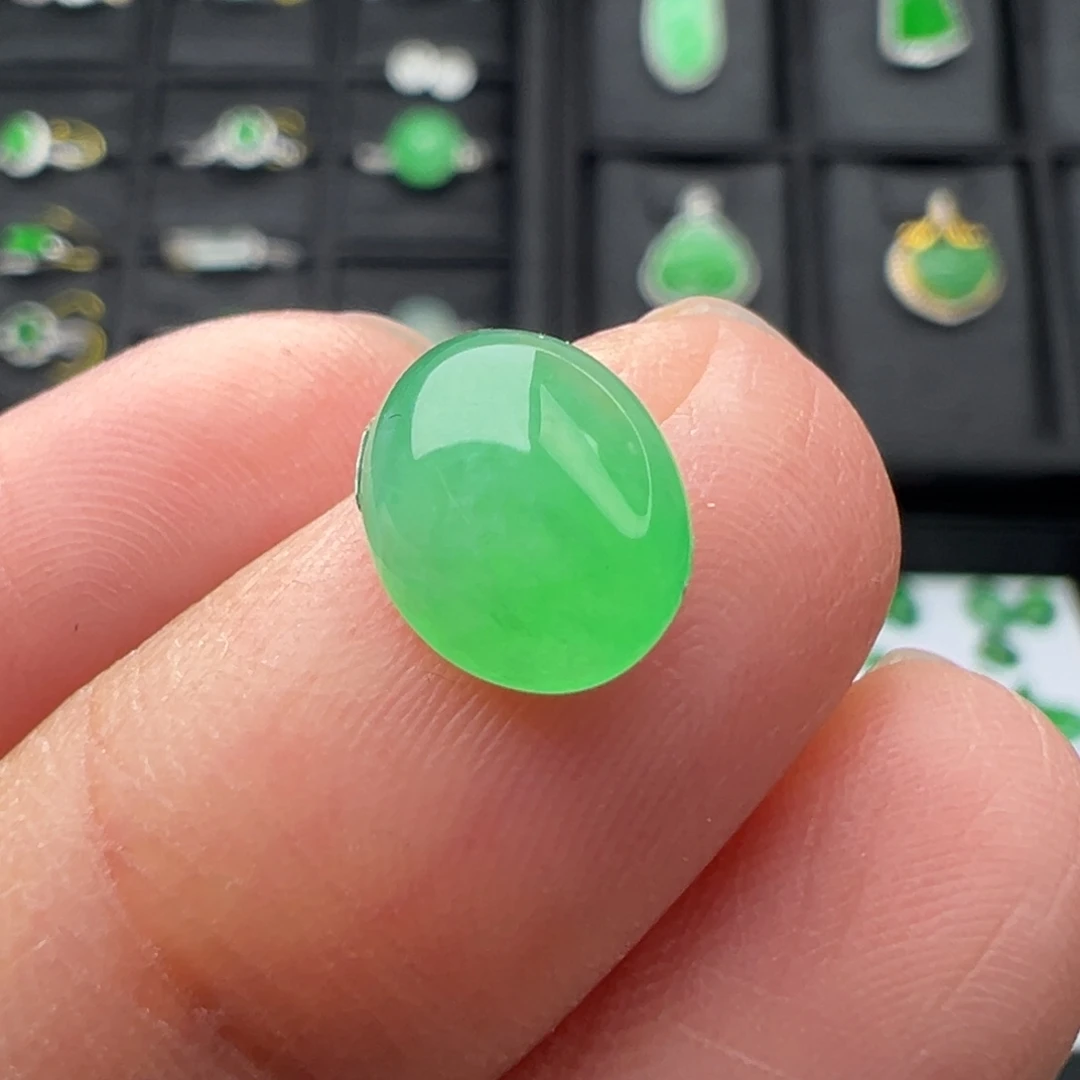 翡翠未镶嵌颈饰蛋9.4