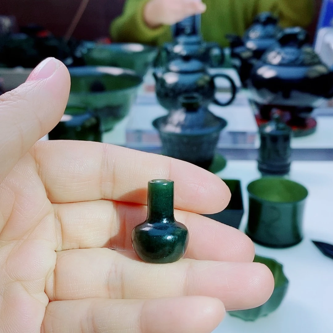 未镶嵌和田玉摆件