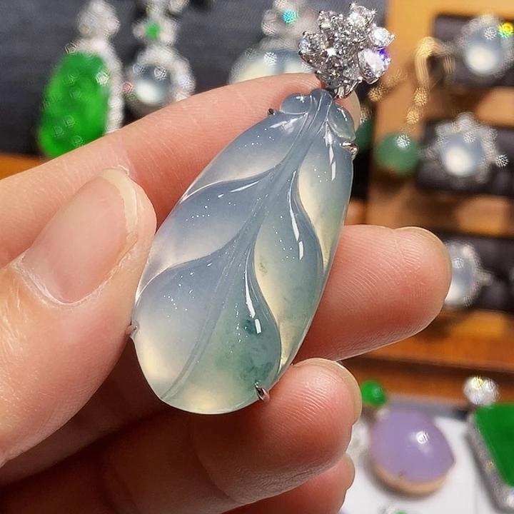 吊坠(不含链)18K金镶嵌翡翠