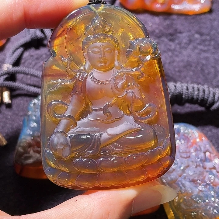 未镶嵌颈饰琥珀吊