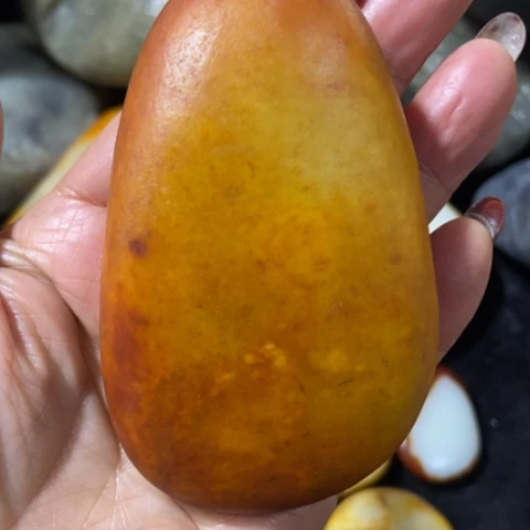 起***超和田玉未镶嵌把件