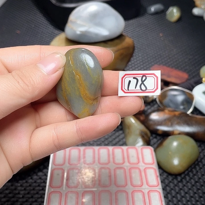 未镶嵌和田玉挂件178