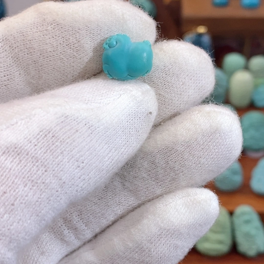 绿松石未镶嵌珠宝奇石