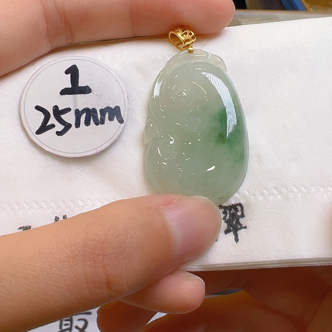 翡翠颈饰18K金镶嵌翡翠