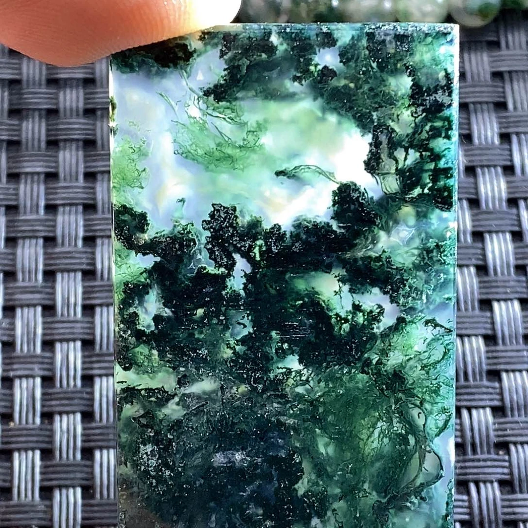 未镶嵌颈饰玛瑙/玉髓叶*