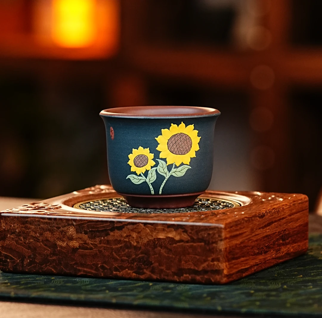 宜兴原矿紫砂紫泥粉浆苏青泥绘向日葵品茗杯功夫茶主人杯纯手工
