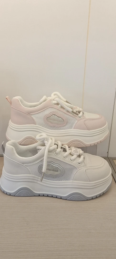 小白鞋女2025春季新款松糕底透气休闲板鞋