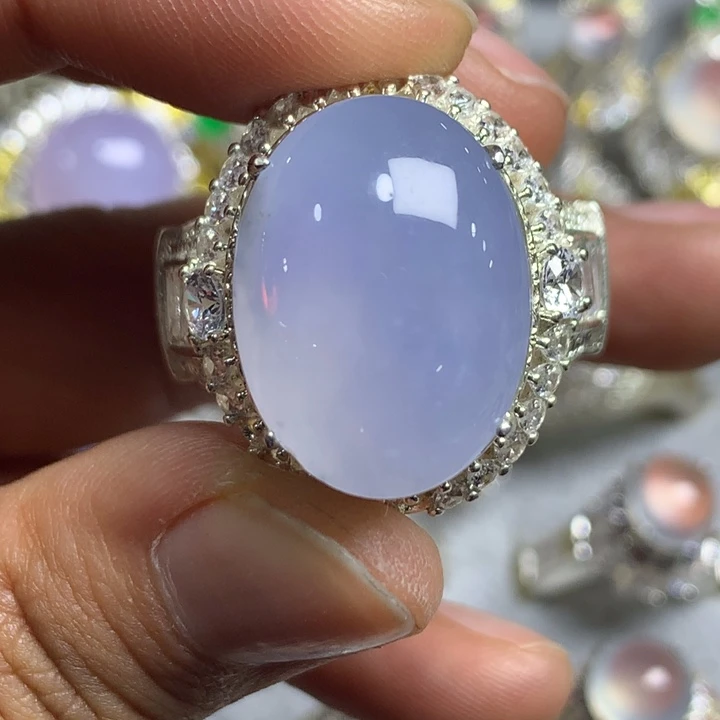 翡翠未镶嵌戒指铜托，卖裸石，需要二次镶嵌