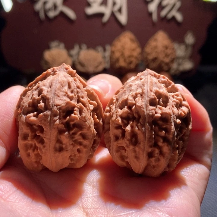 文玩核桃吊坠楸玥核33