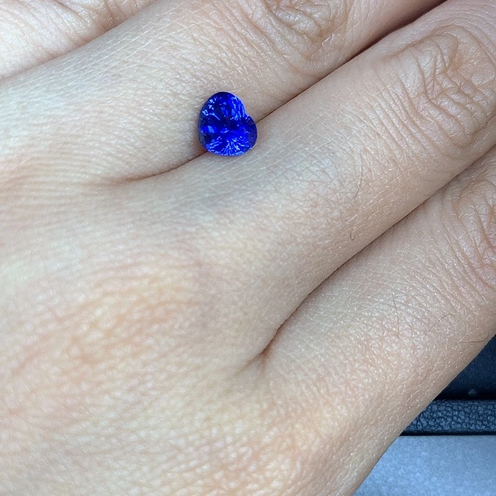 蓝宝石裸石未镶嵌1.22ct皇家蓝蓝宝石