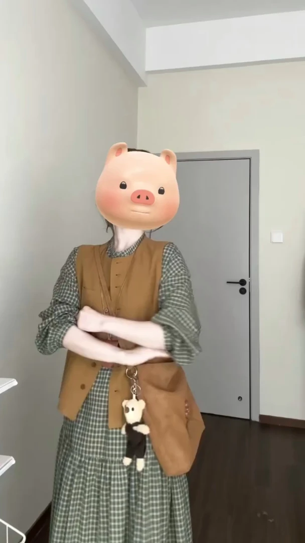 2025春季新款一整套女复古百搭马甲外套搭配绿色格子连衣裙两件套