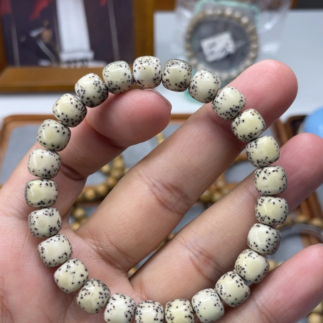 手串星月菩提9*8河豚大留白绿背