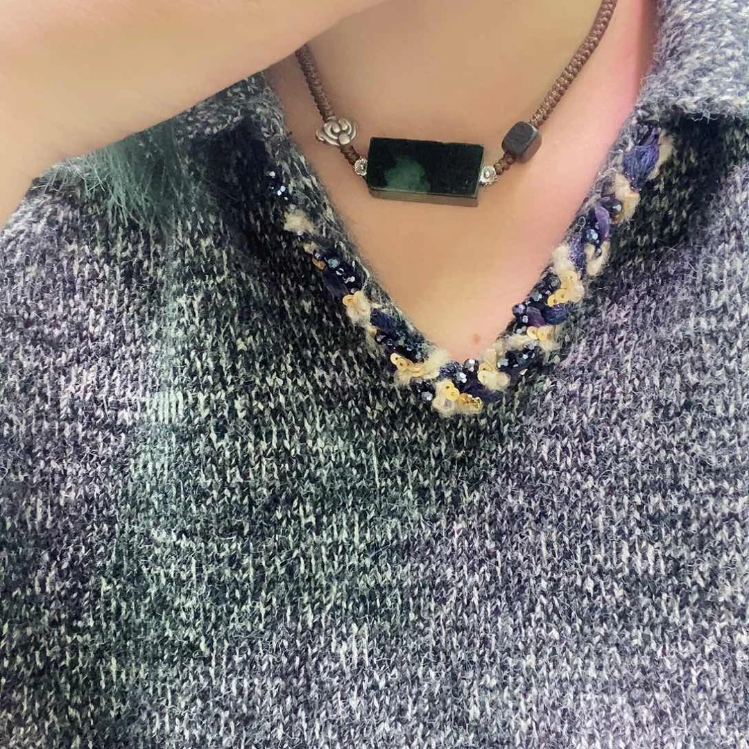 翡翠颈饰未镶嵌漂亮美眉