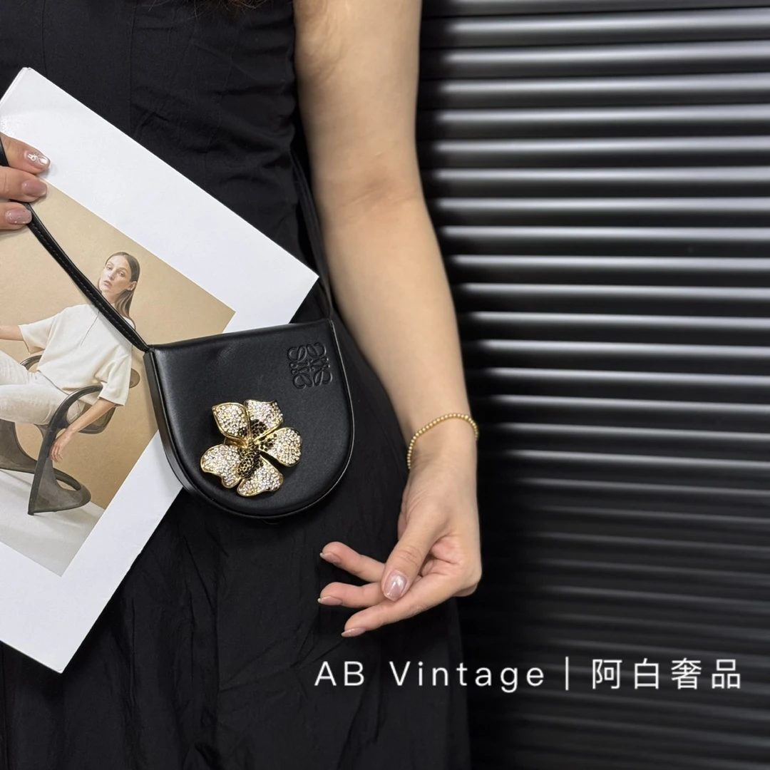 95新 LOEWE/罗意威 阿白奢品/罗意威 heel 钻花单肩包