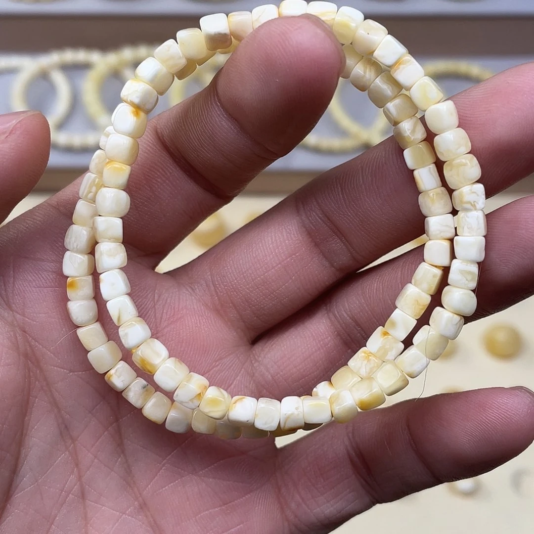 琥珀未镶嵌裸石5mm