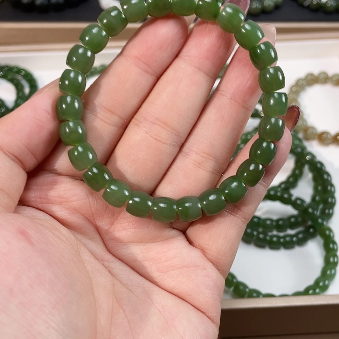 和田玉（碧玉）手链未镶嵌俄7 白加绿 8.1