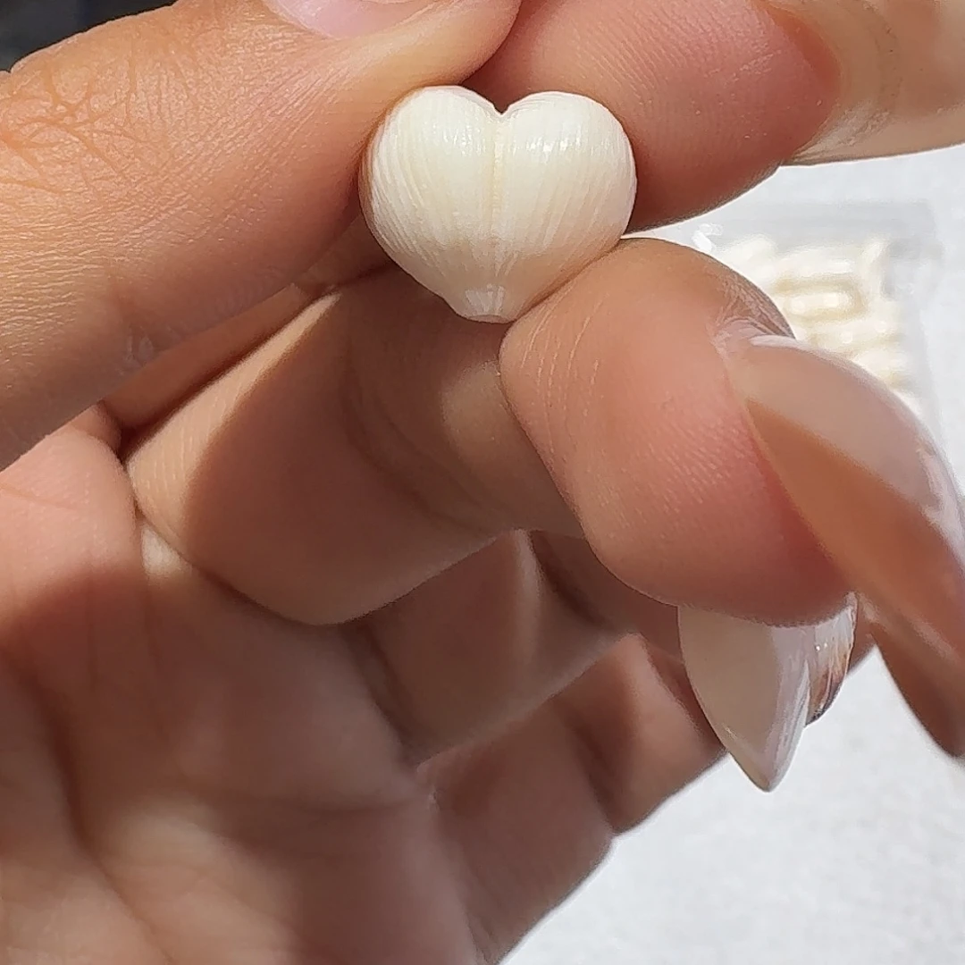 石***贝未镶嵌手链水晶屁桃