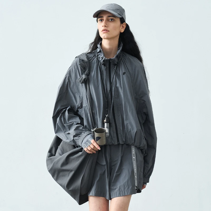 半圆女装[运动]2025春季新款轻运动防晒外套女短箱开叉15621223