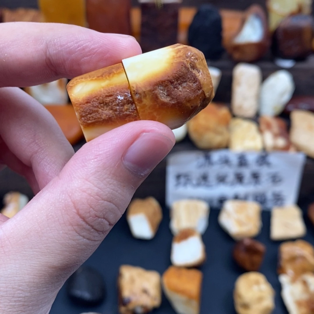 大***壮定制琥珀未镶嵌蜜蜡