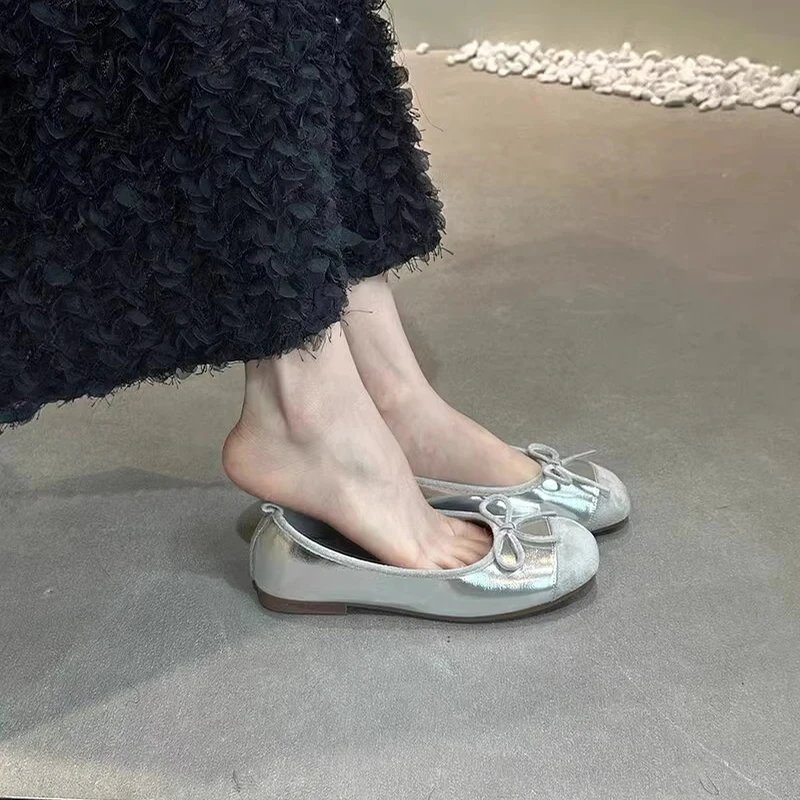 法式平底温柔晚晚鞋女2025春夏新款小众仙女风银色软底一脚蹬单鞋