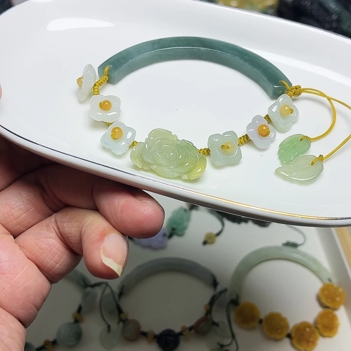 翡翠未镶嵌手镯福利