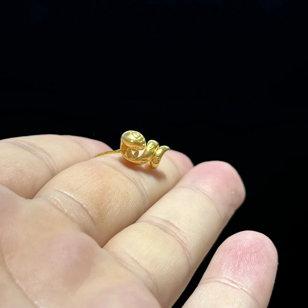 足金999 古法 铜钱卷卷蛇通孔 3.725