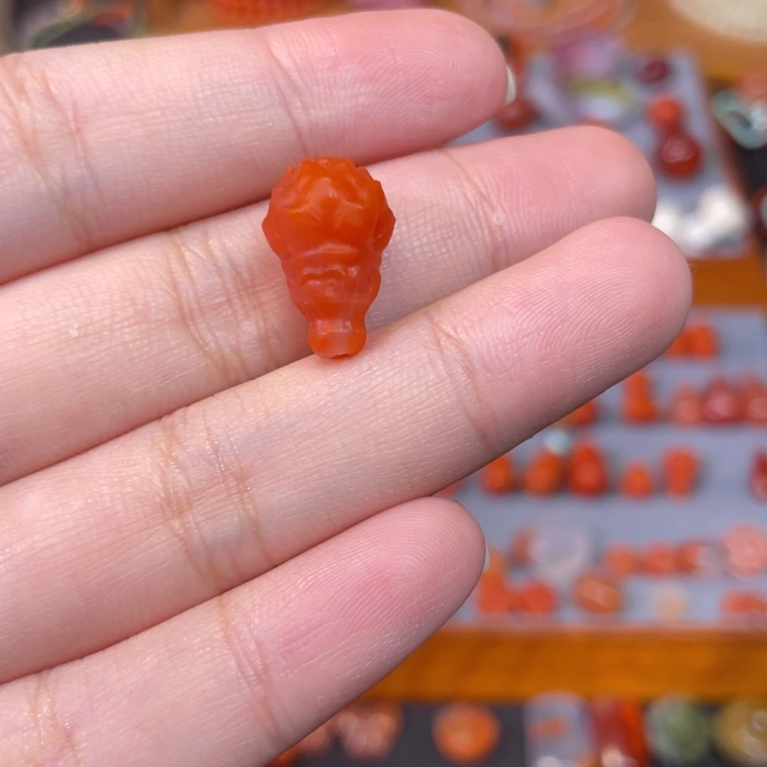 南红玛瑙未镶嵌莲花佛头三通卡10左右