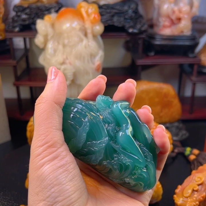 梅***️四川石精品雅安手玩件