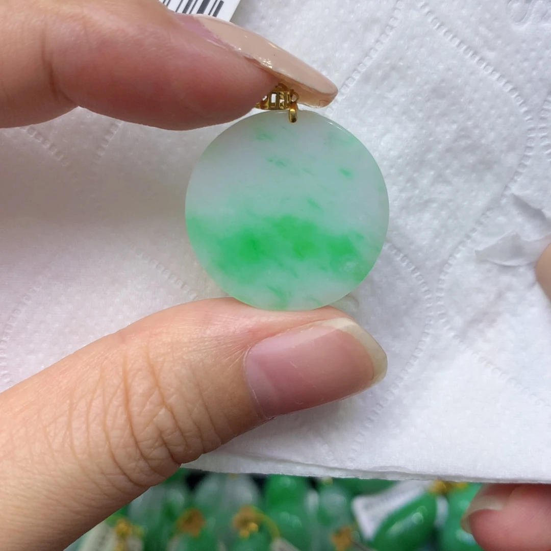 颈饰18K金镶嵌翡翠