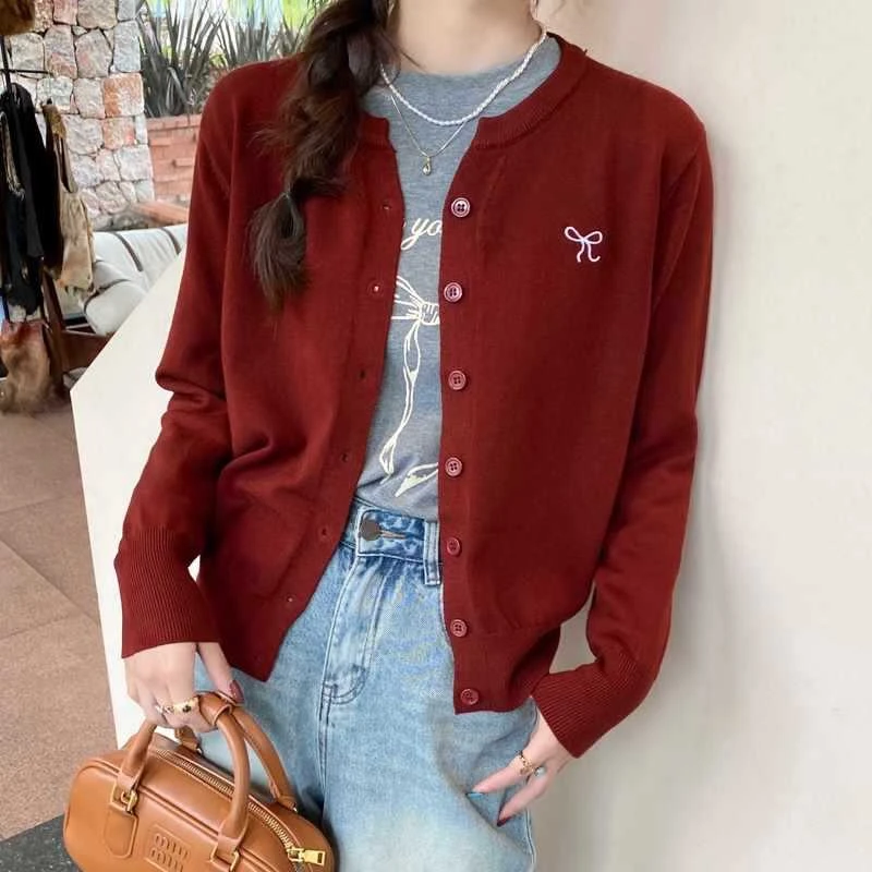 温柔针织外搭开衫女装2025春秋新款刺绣外套慵懒风毛衣早秋上衣