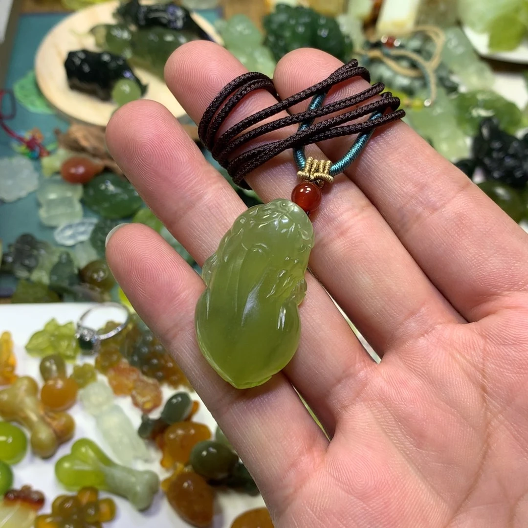 岫玉颈饰未镶嵌貔貅