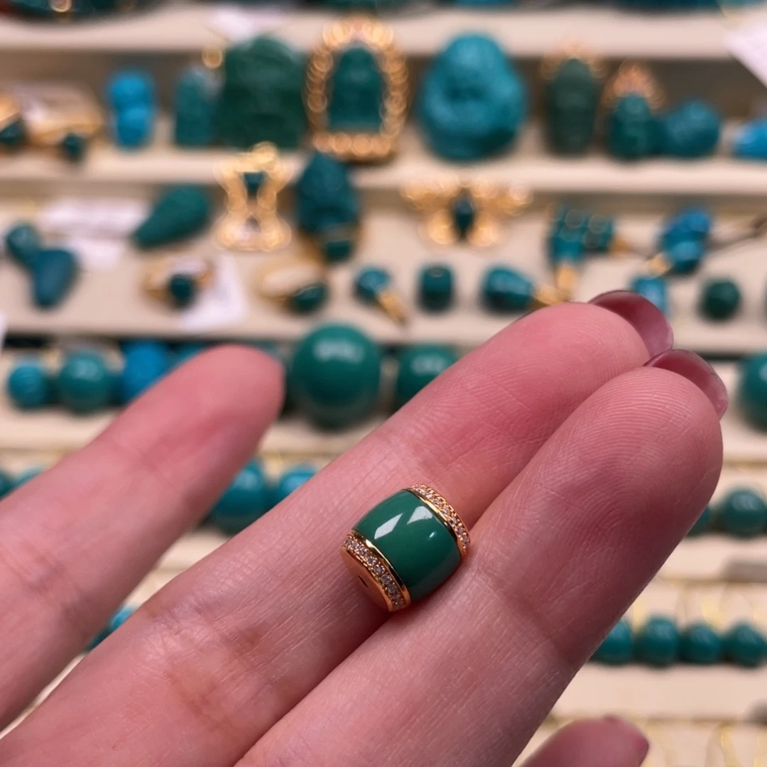 麻***岁18K金镶嵌绿松石珠宝奇石