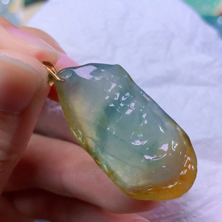 翡翠未镶嵌吊坠(不含链) 9592