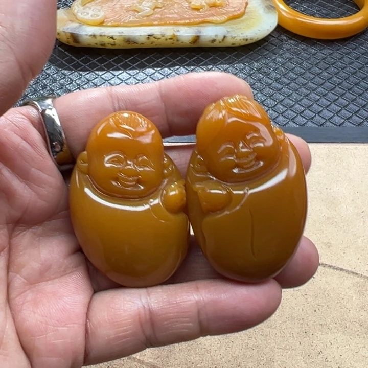 石英质玉（黄龙玉）颈饰未镶嵌