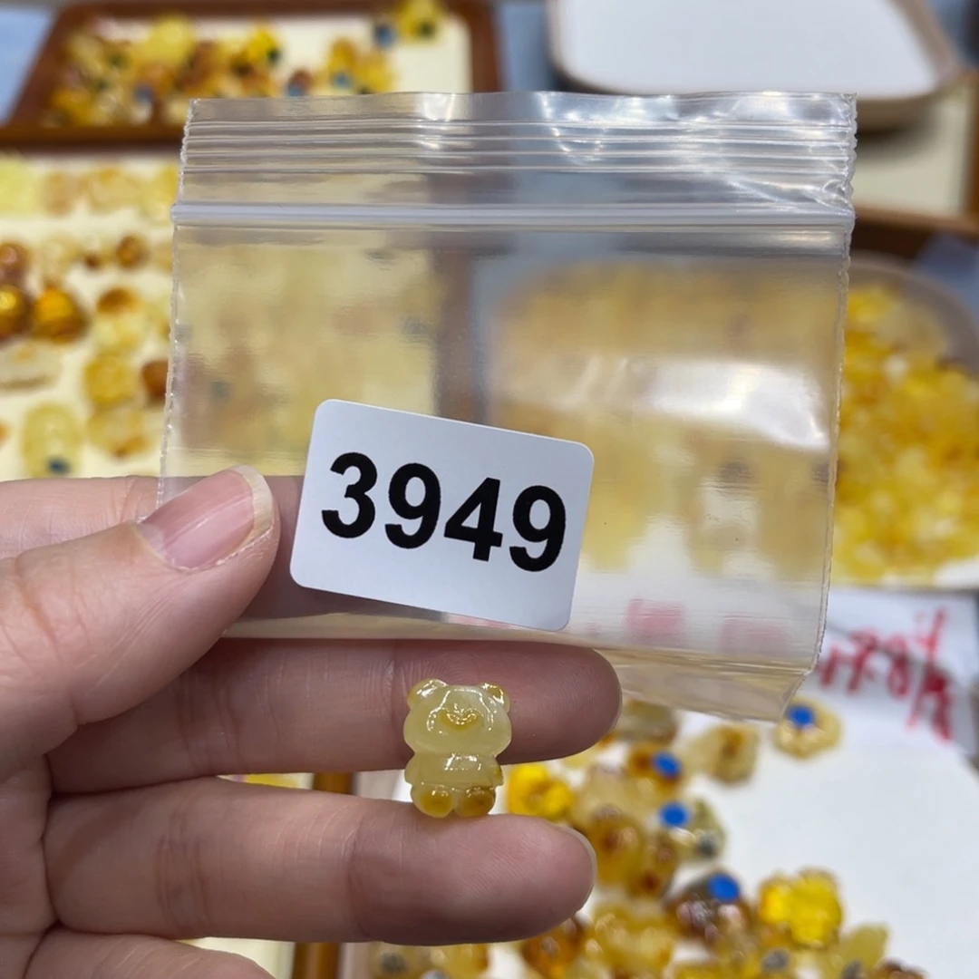 琥珀珠宝奇石未镶嵌