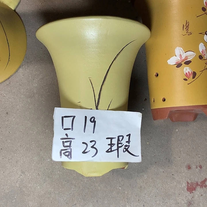 紫砂花盆紫砂的颜色和质地一样