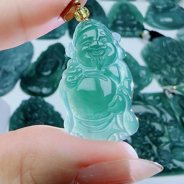 翡翠未镶嵌颈饰多样性发货天然的A货翡翠