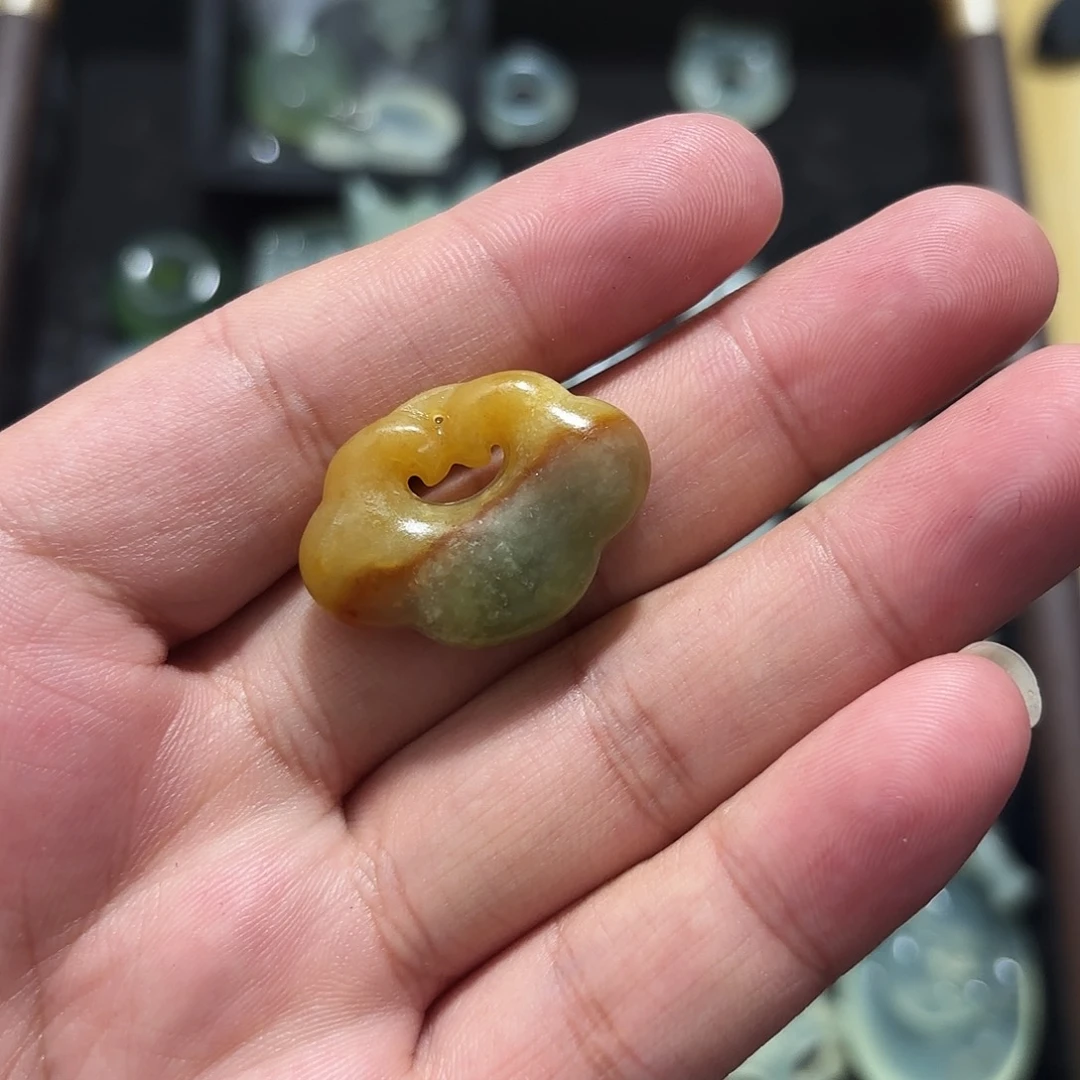 *****未镶嵌蛇纹石玉颈饰