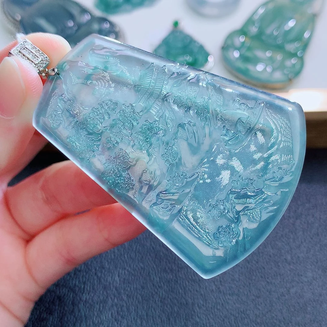翡翠挂件未镶嵌翡翠