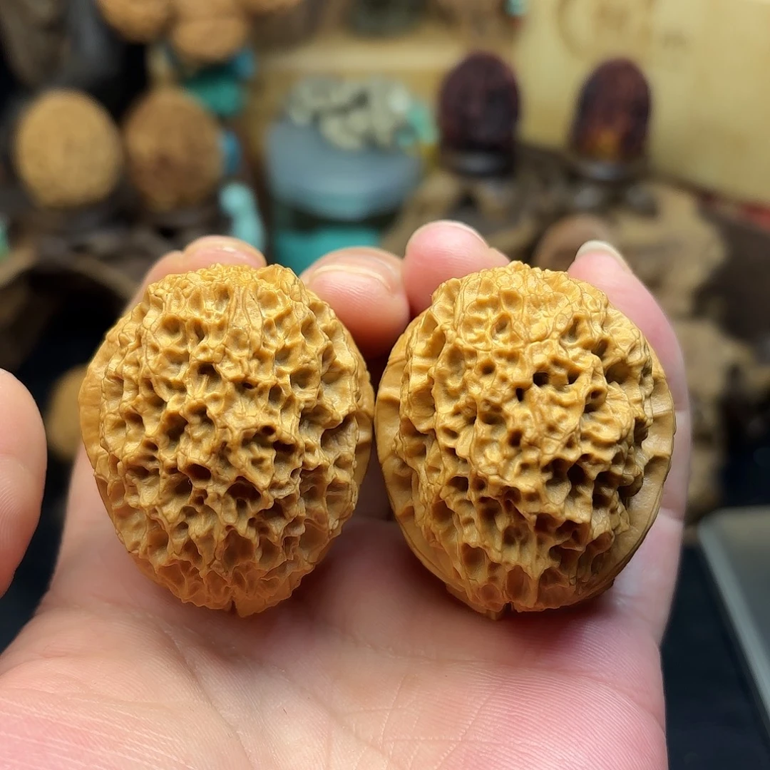 桃核吊坠大沽石铁核桃