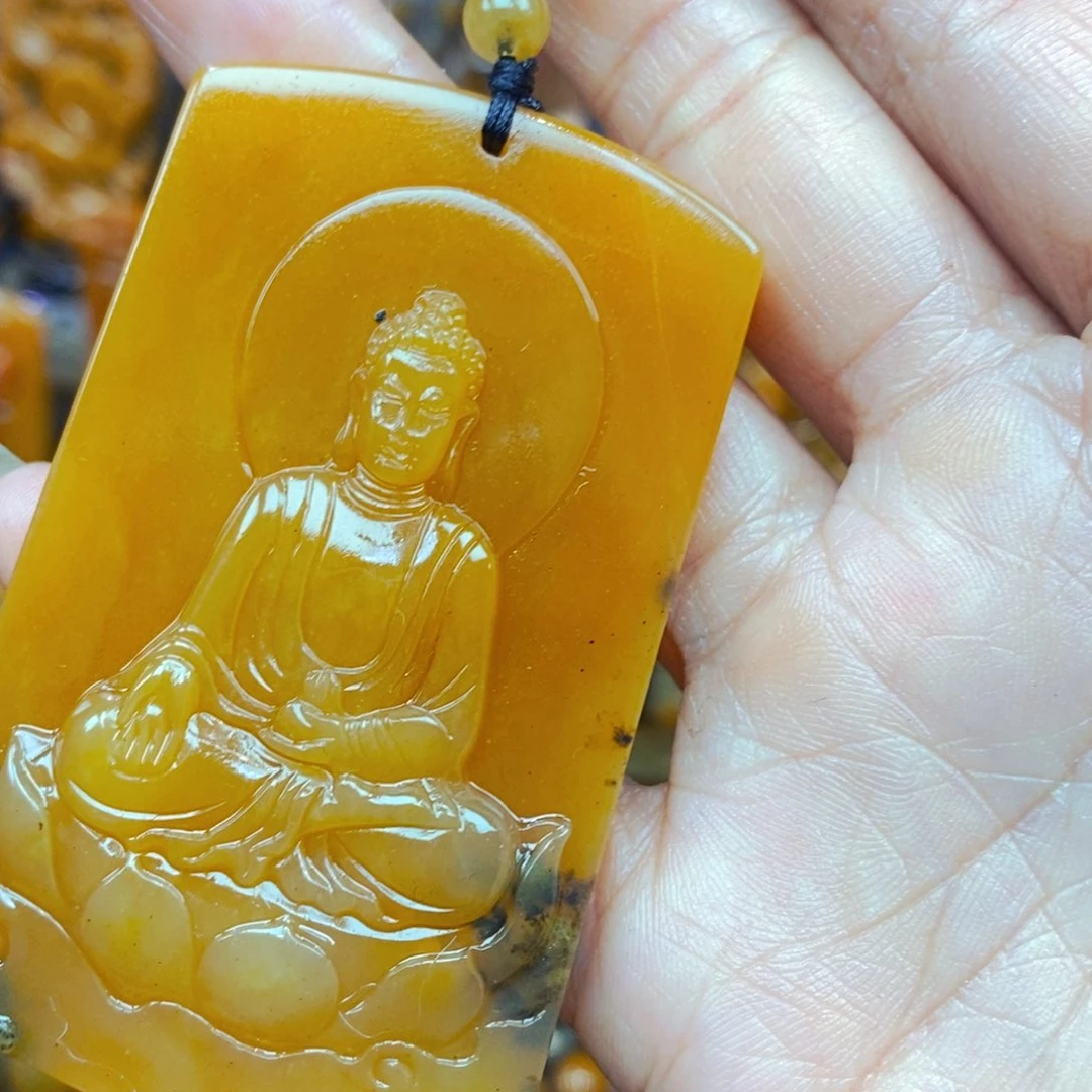 未镶嵌石英质玉（黄龙玉）颈饰