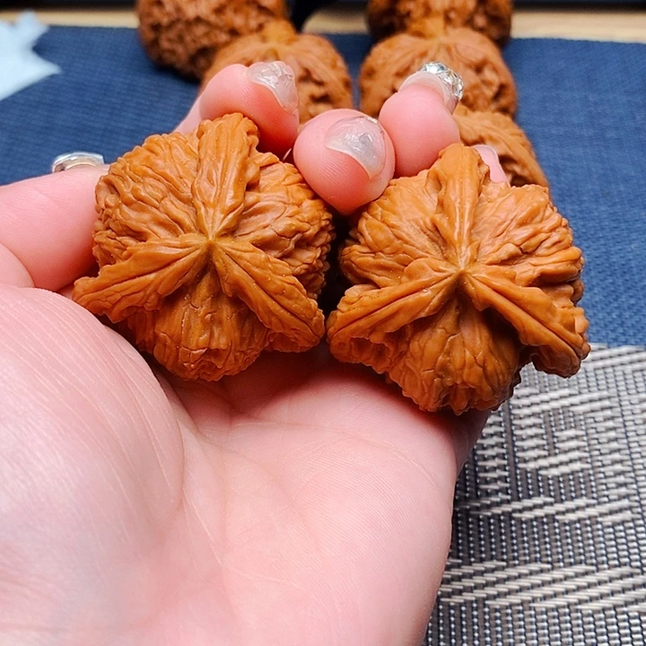 钥****吊坠文玩核桃三棱