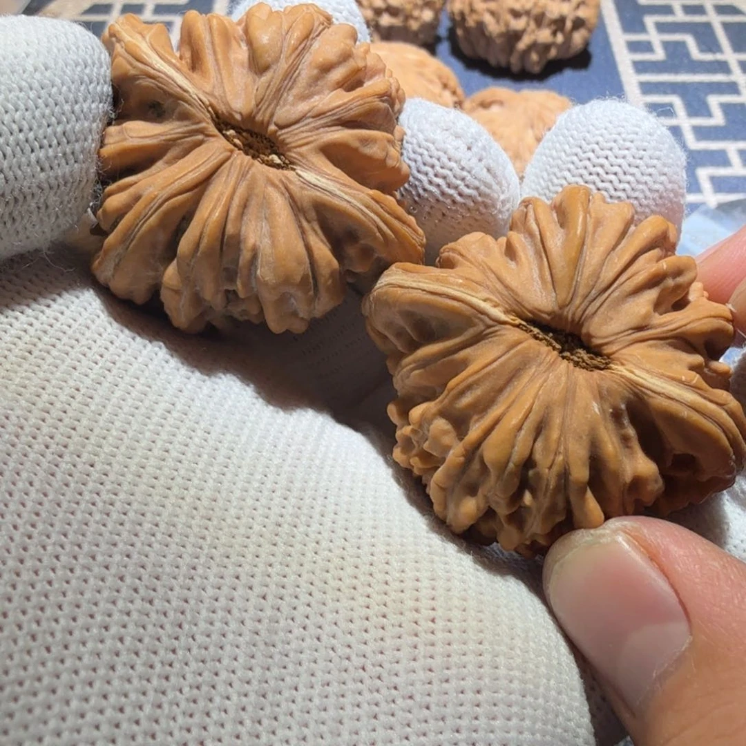 文玩核桃把件平谷楼