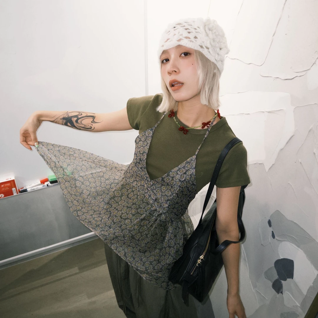 HELLOTANGO《雏菊花事》夏季韩系小雏菊半透叠穿网纱挂脖上衣25651#