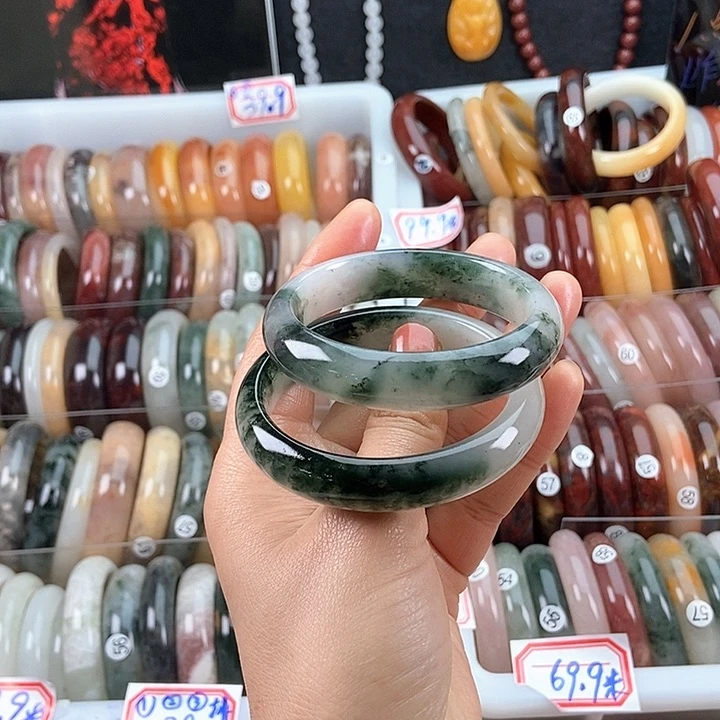 石英质玉手镯未镶嵌广**姐