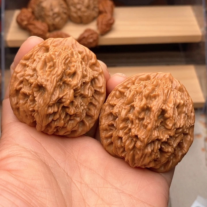 山***君把件核桃文玩核桃麦穗虎头