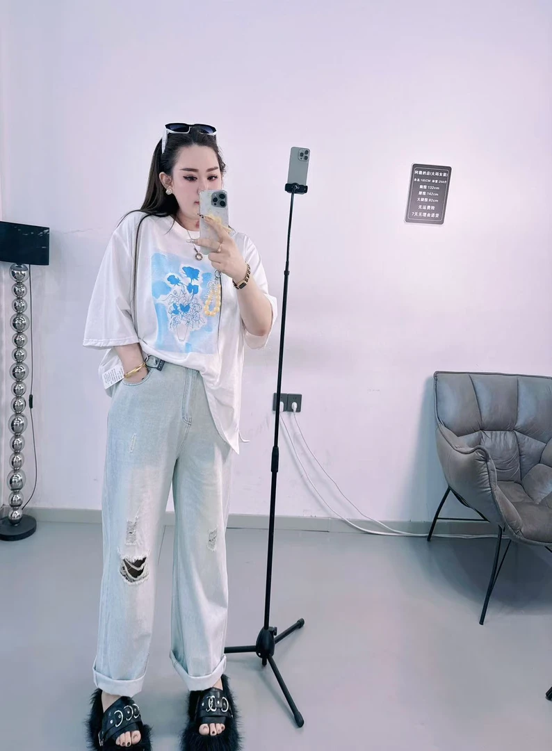 阿薇−蓝灰色破洞牛仔裤