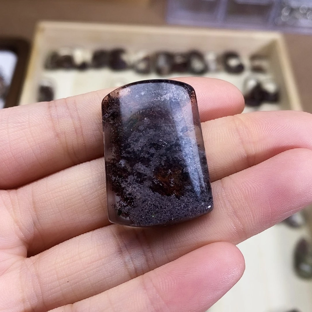 未镶嵌颈饰水晶M****?水晶