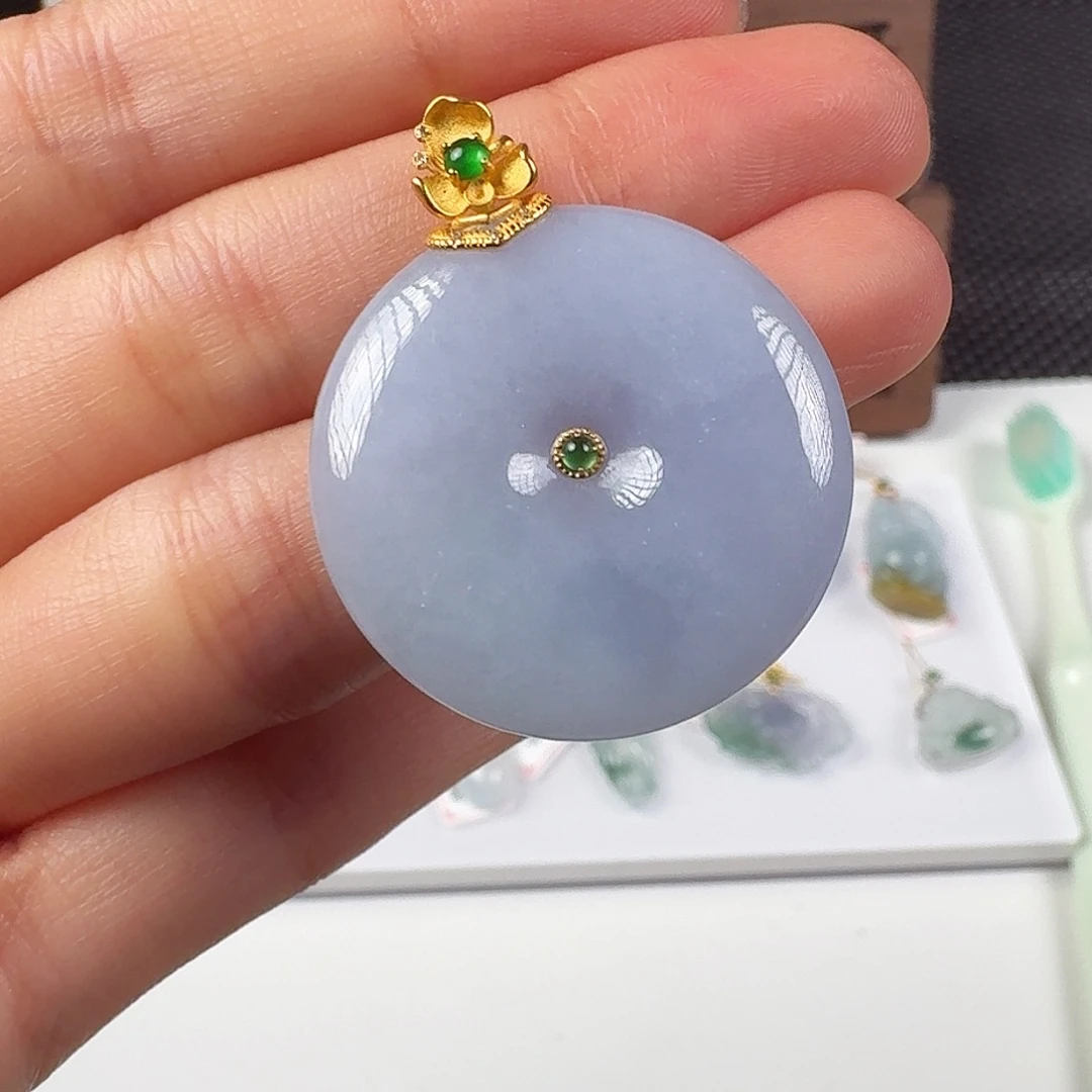 翡翠18K金镶嵌颈饰